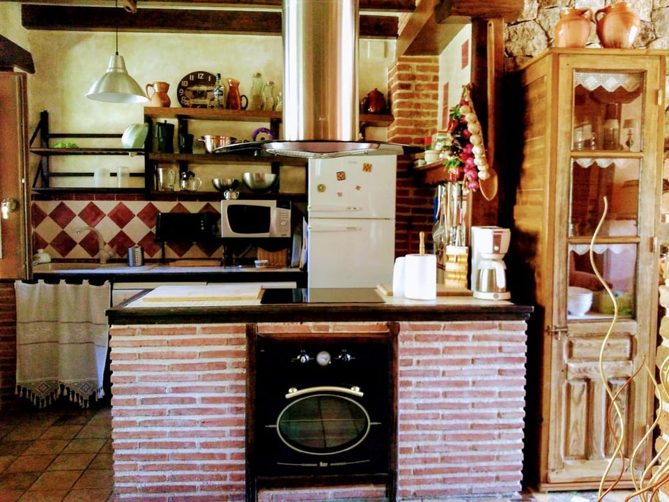 Kitchen or kitchenette, Kitchen or kitchenette