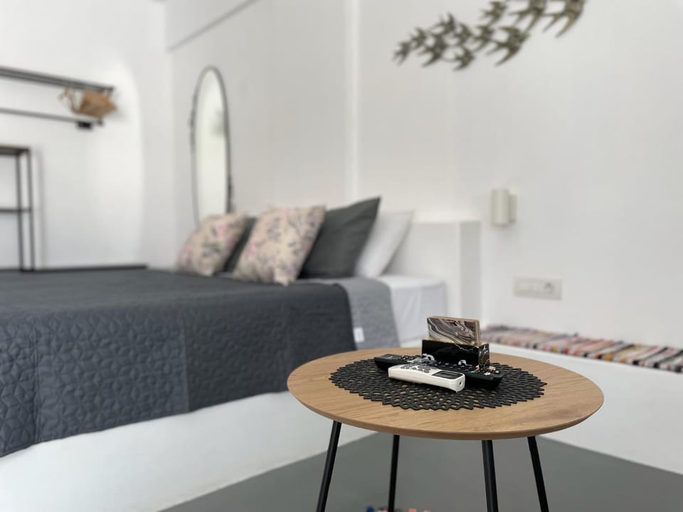 Cavalari Santorini - Sunny and quiet room #1 Apartment in Santorini