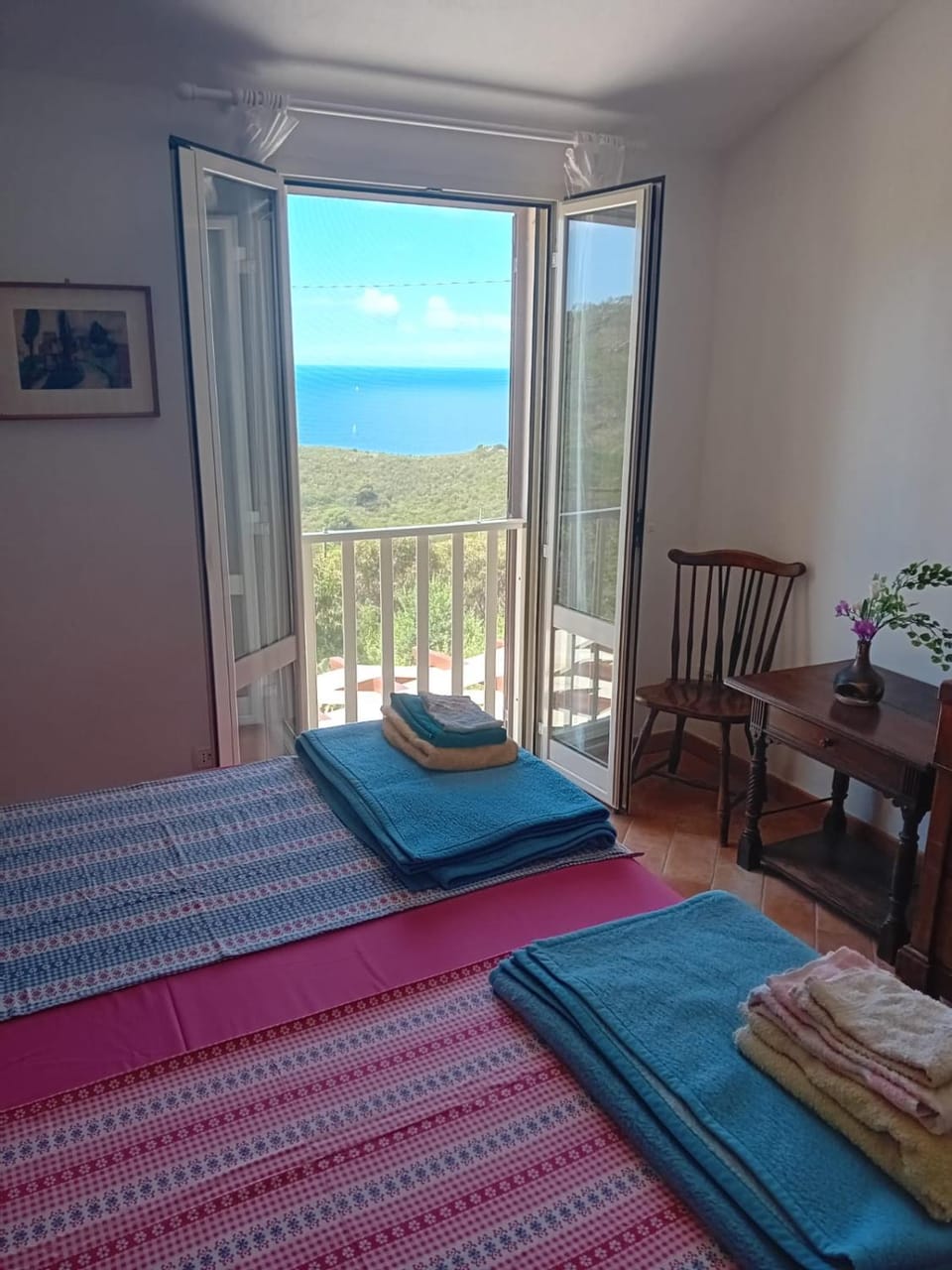 Bed, View (from property/room), Photo of the whole room, Bedroom