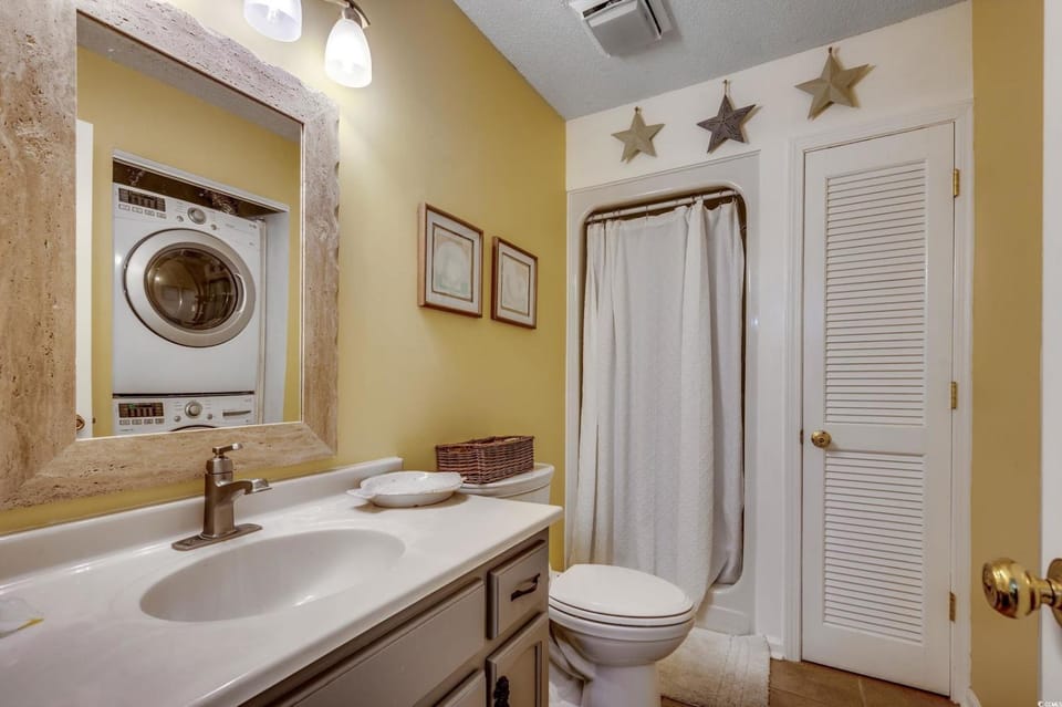 2 Bedroom Condo - Just Blocks from the Beach! Dunes Crest A-2 House in Atlantic Beach