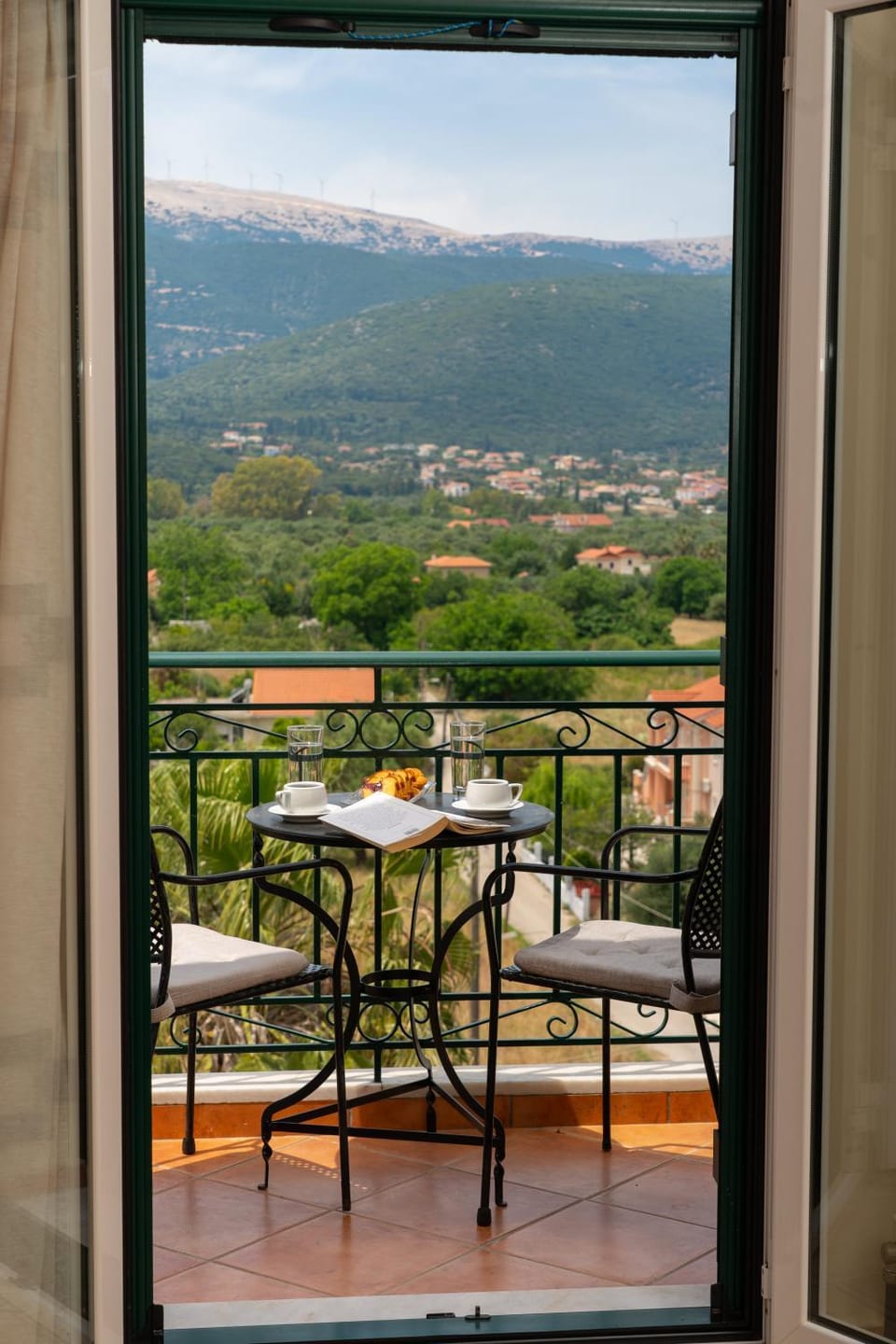 Balcony/Terrace, Mountain view, Street view