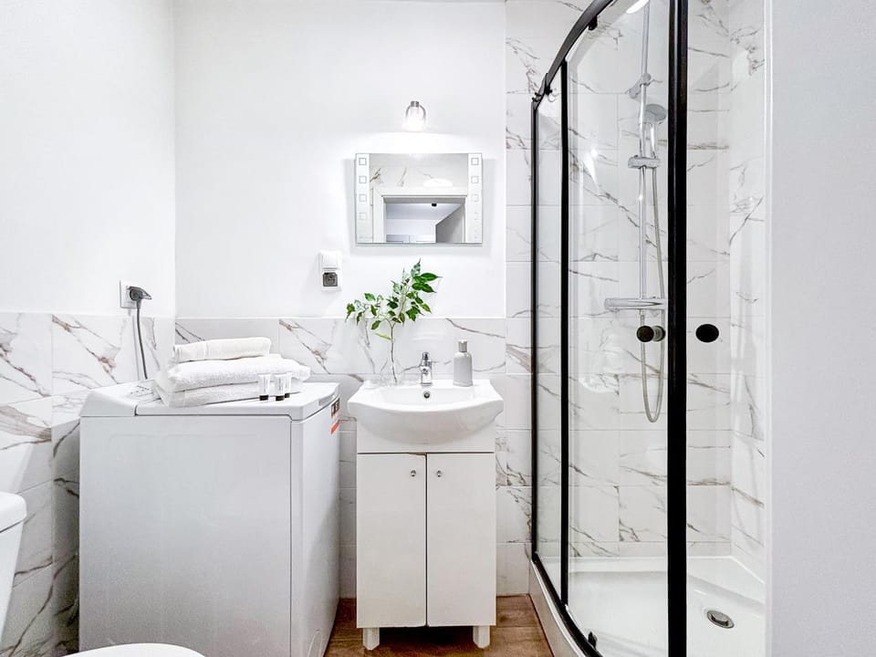 Bathroom, towels, washing machine, dryer