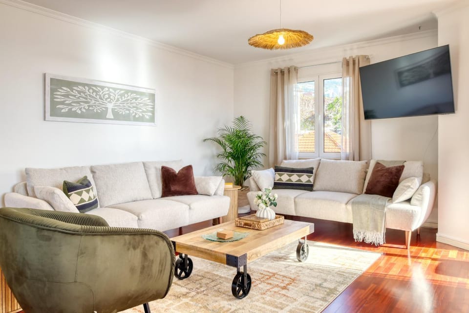 Communal lounge/ TV room, Living room