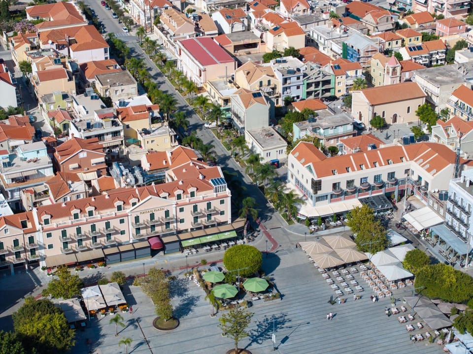 Property building, Day, Neighbourhood, Bird's eye view, City view, Street view, Location