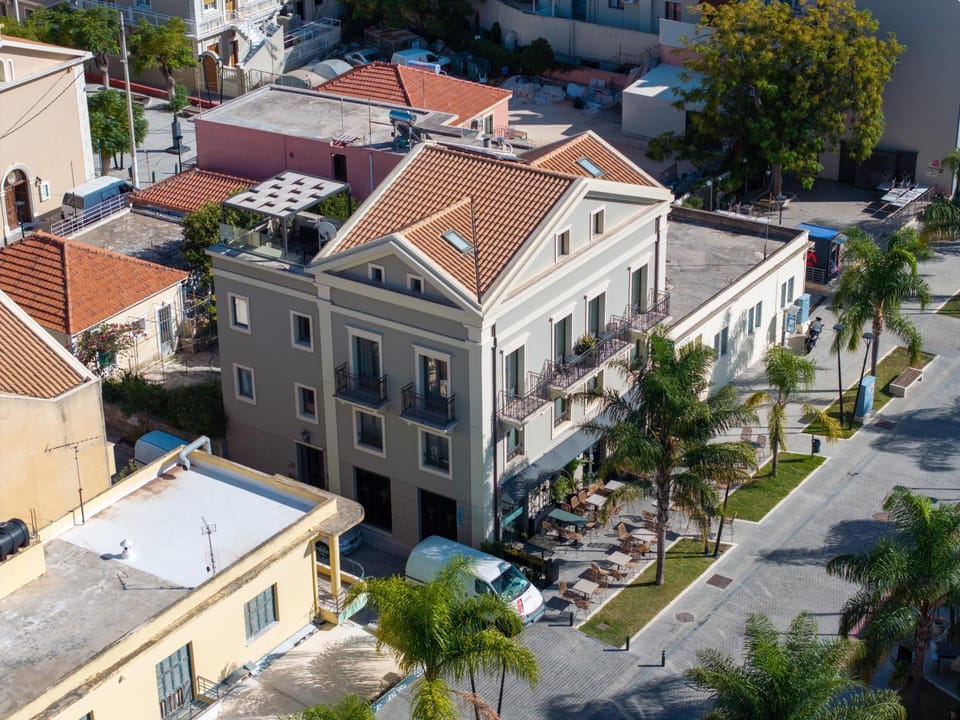 Property building, Day, Neighbourhood, Bird's eye view, City view, Street view, Location