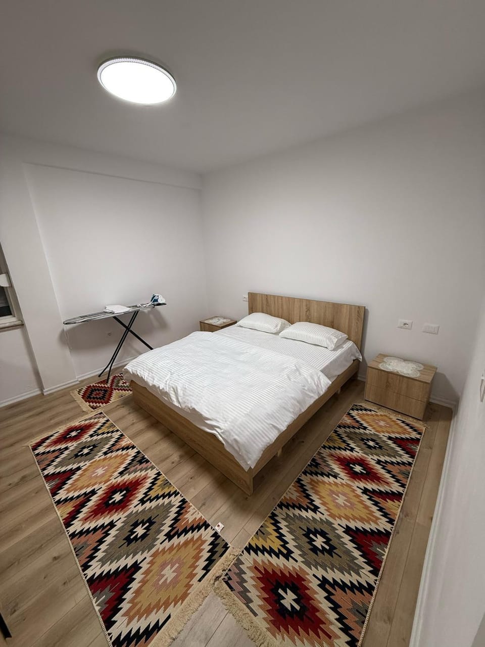 Bed, Bedroom, flat iron