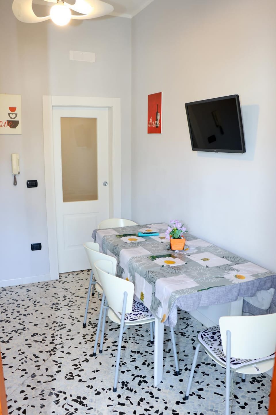 TV and multimedia, Dining area, kitchen