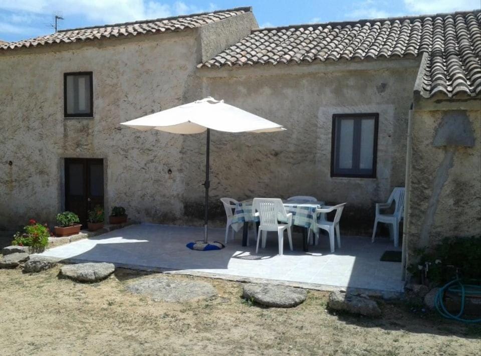 Antico Stazzo Gallurese Lu Capitanu House in Sardinia