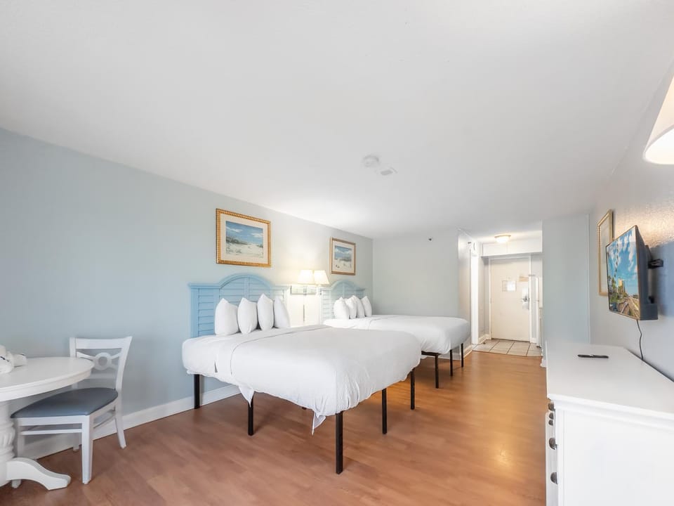 Gorgeous Ocean Views! Double Queen Sea Mist Suite! Sleeps 4! 50802 House in Myrtle Beach