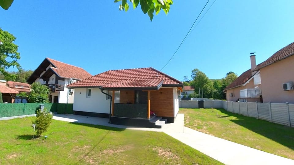 У Максима Villa in Serbia