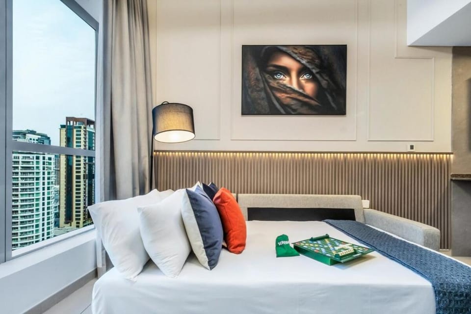 High floor Marina Views Walk to Beach JBR & Mall Apartment in Dubai