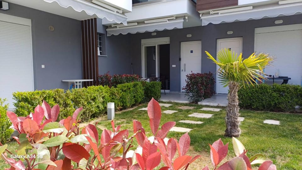 Garden, Balcony/Terrace