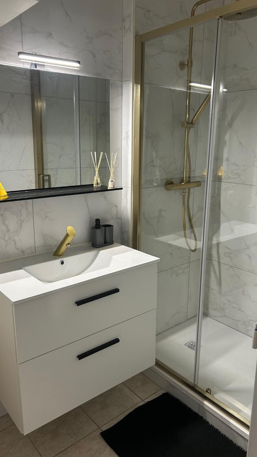 Shower, Bathroom