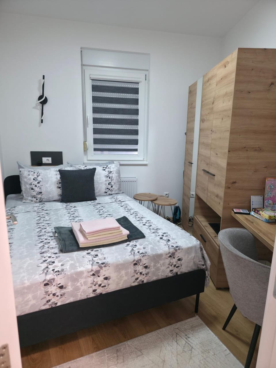 Bed, Bedroom