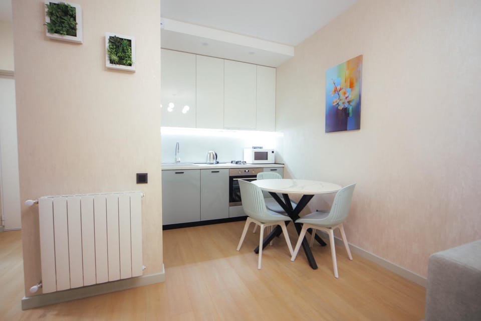 microwave, kitchen