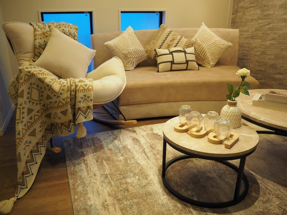 Living room, Seating area