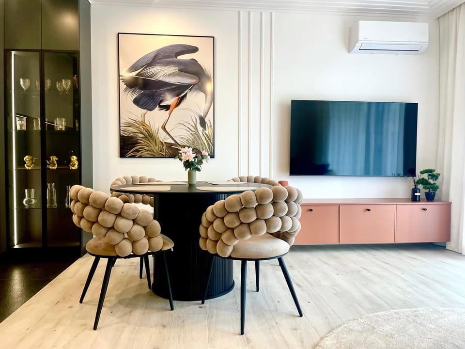 TV and multimedia, Seating area, Dining area, Evening entertainment