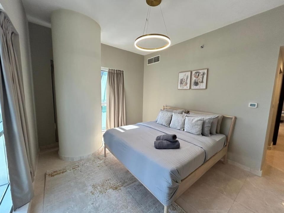 Bedroom, towels