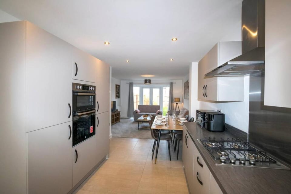 Comfortable Short Stay and Long Stay Home in Chester- House in Chester
