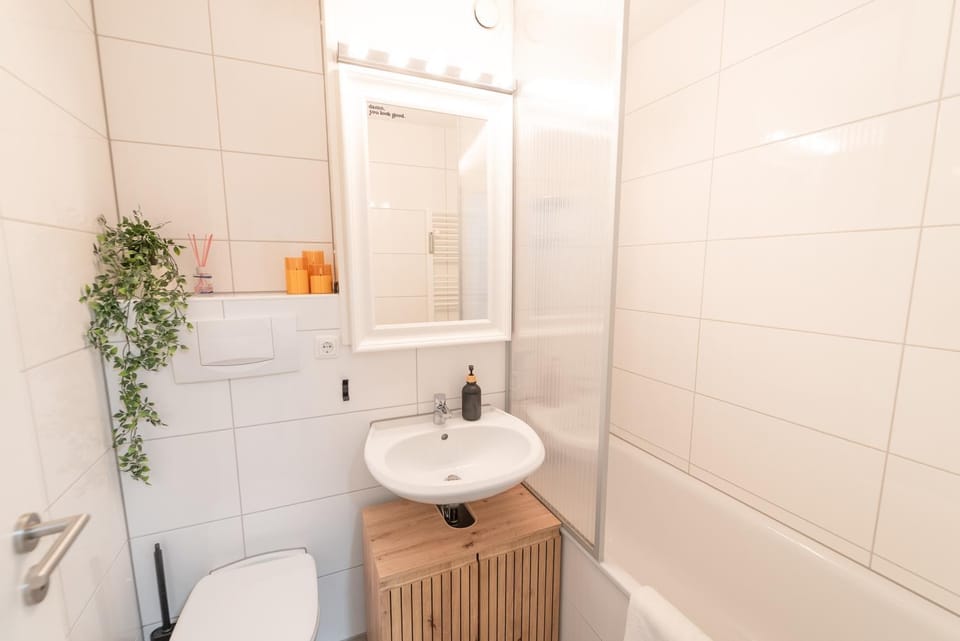 Shower, Toilet, Bathroom, Bath