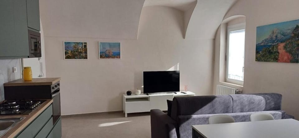 TV and multimedia, Kitchen or kitchenette, Living room