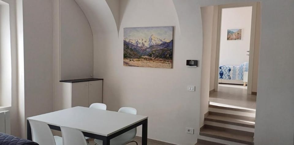 Seating area, Dining area, washing machine