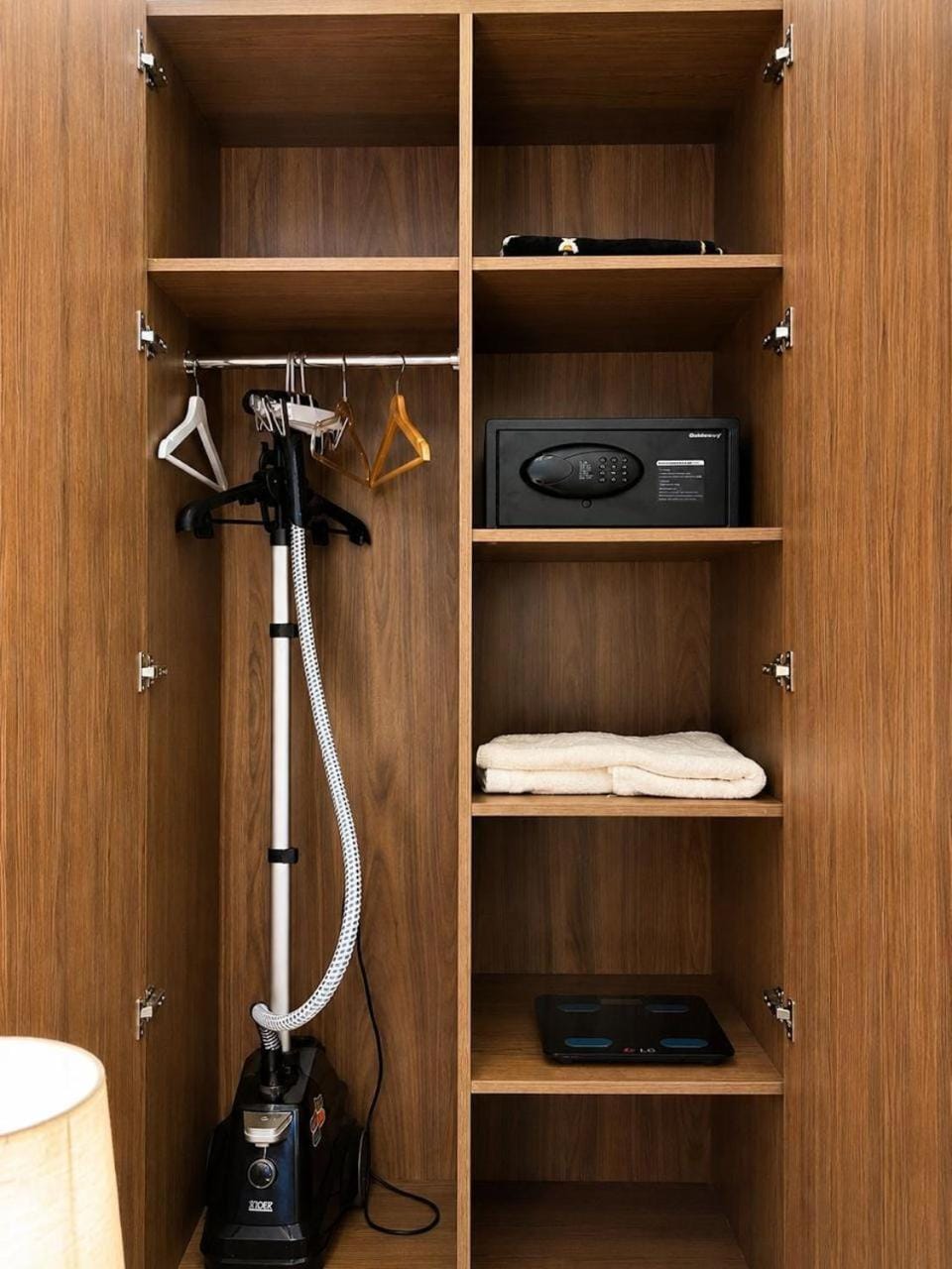 flat iron, locker, locker, trouser press, trouser press, wardrobe