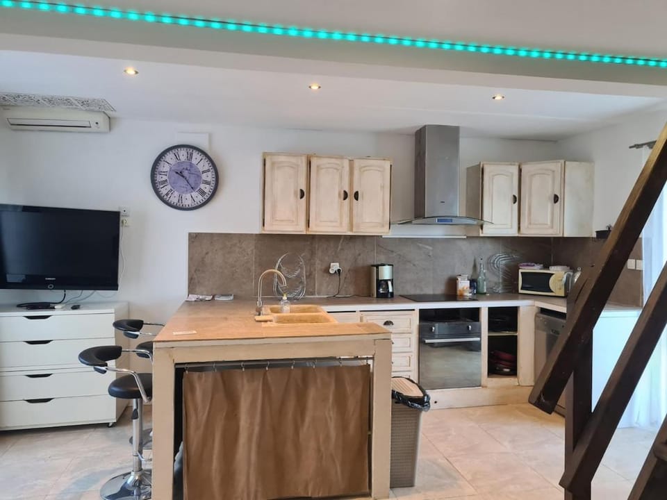 flat with sea view Apartment in Antibes