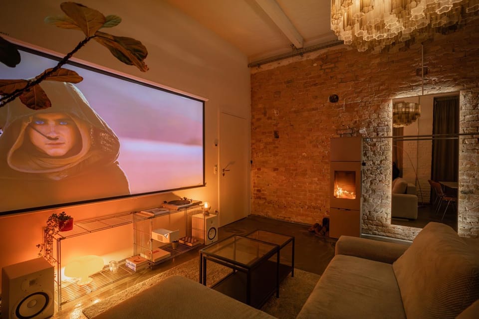 TV and multimedia, Living room, fireplace