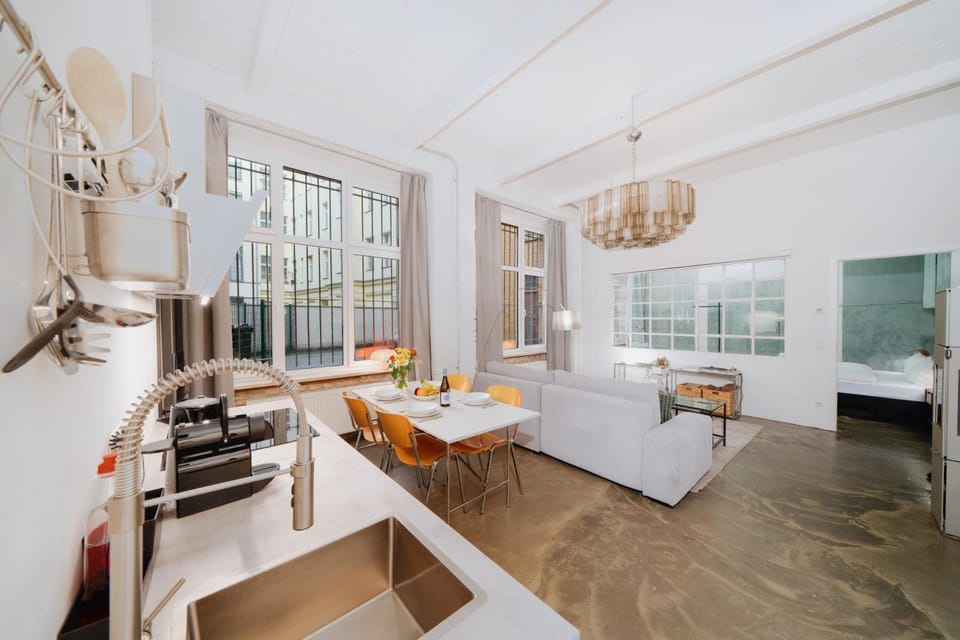 TV and multimedia, Kitchen or kitchenette, Living room