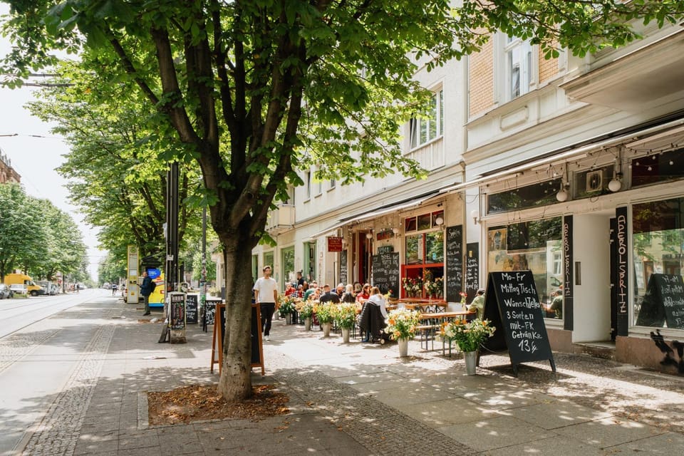 Neighbourhood, Street view