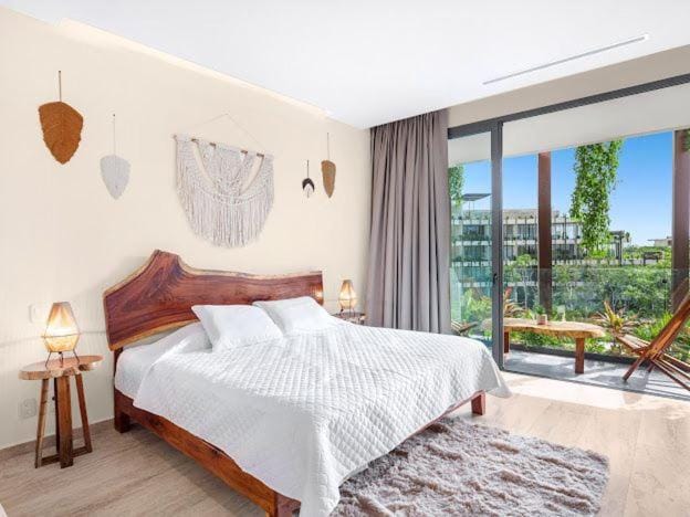 Bed, View (from property/room), Balcony/Terrace, Photo of the whole room, Bedroom