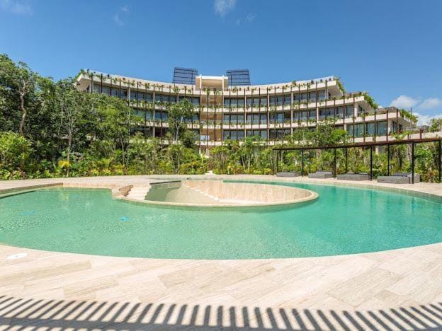 Property building, Day, Pool view, Swimming pool