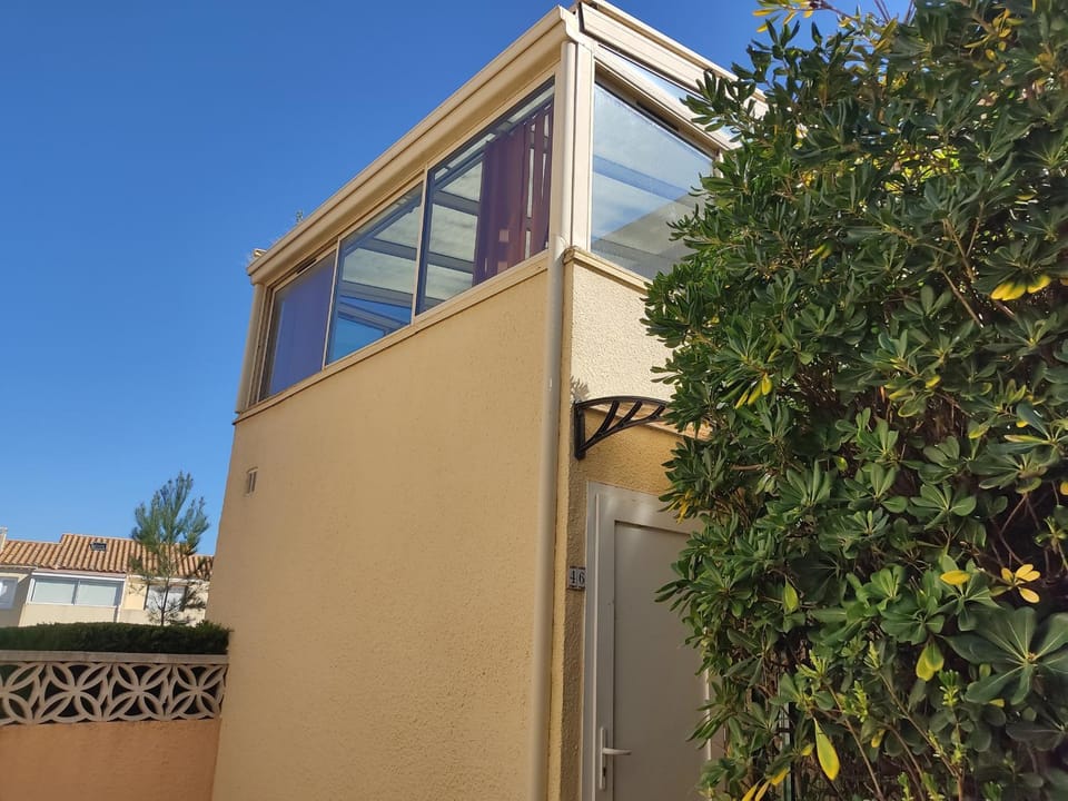 Gruissan - T2 Mezzanine Climatisé - 6 Pers - Parking Proche Plage - FR-1-796-87 Apartment in Gruissan