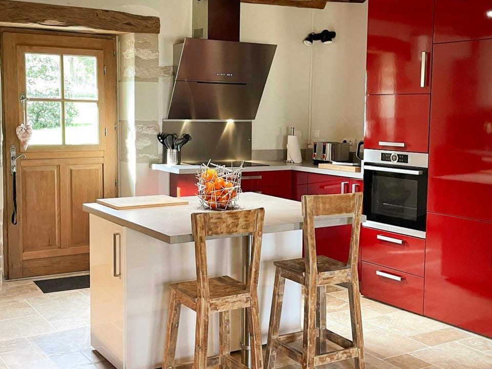 Gîte paisible avec jardin à Chédigny - FR-1-381-611 House in Centre-Val de Loire