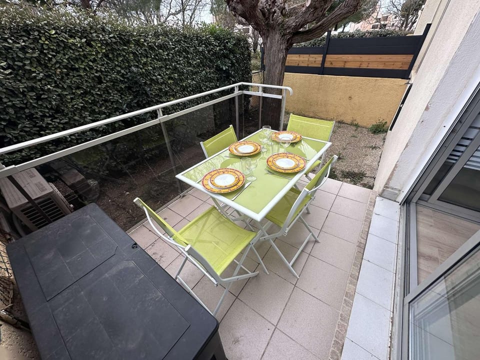 Appartement 2 Pièces Climatisé avec Garage - Grau-du-Roi - FR-1-731-131 Apartment in Le Grau-du-Roi