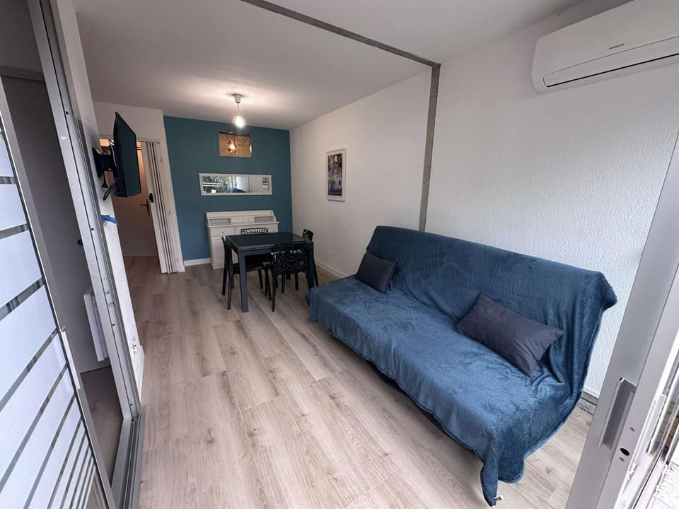 Appartement 2 Pièces Climatisé avec Garage - Grau-du-Roi - FR-1-731-131 Apartment in Le Grau-du-Roi