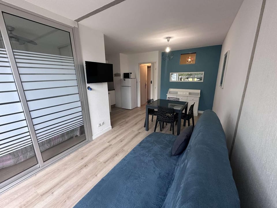 Appartement 2 Pièces Climatisé avec Garage - Grau-du-Roi - FR-1-731-131 Apartment in Le Grau-du-Roi