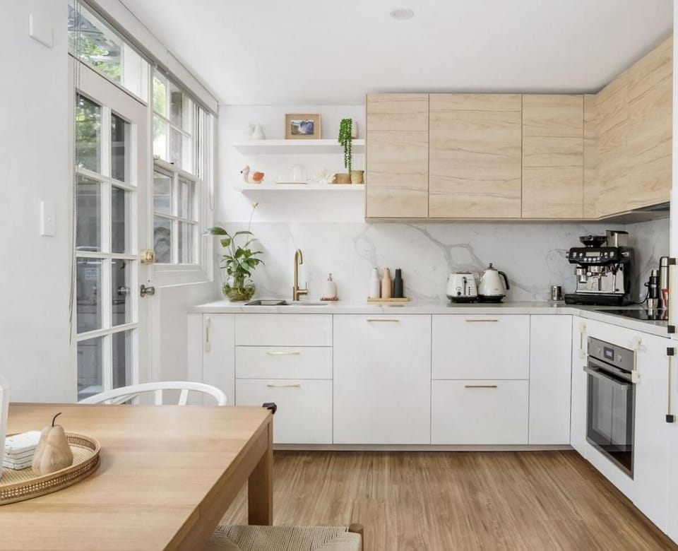 Coffee/tea facilities, Kitchen or kitchenette, dishwasher, stove, toaster, kitchen