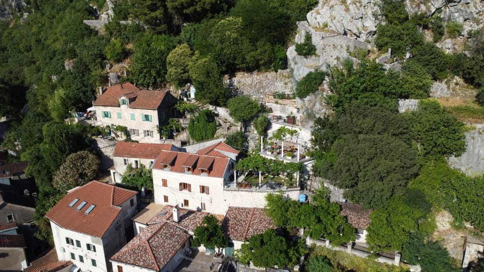 Romantic Escape - Stunning Rooftop Views - Old Town Apartment in Kotor