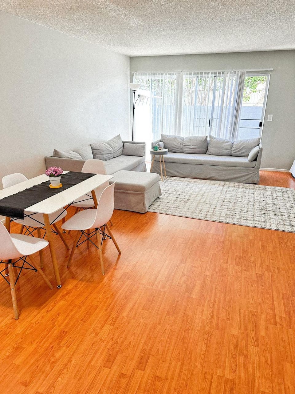 Redondo Beach 2 Bedroom Townhouse Apartment in Redondo Beach