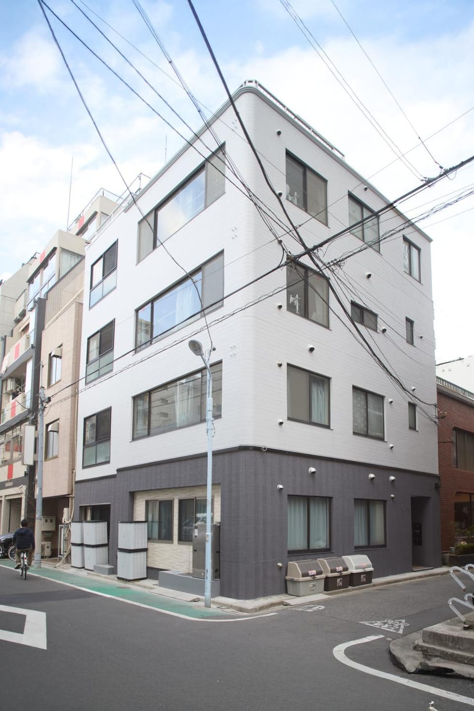 Property building, Day, Location