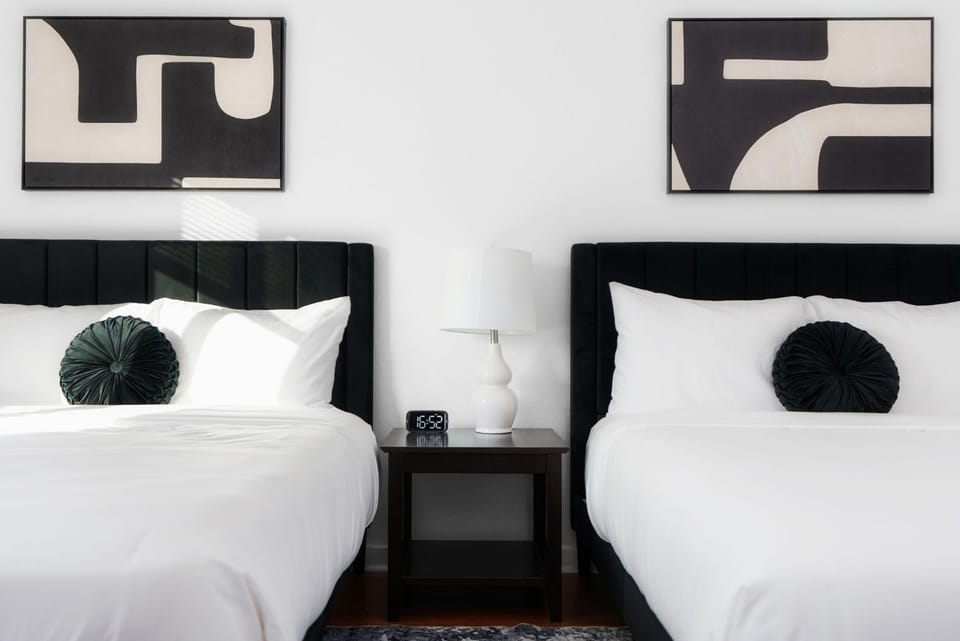 Pool HotTub FirePit BBQ Billiard PS4 Golf House in Pflugerville