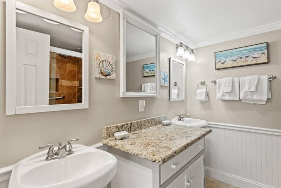 Toilet, Bathroom, Bath, towels