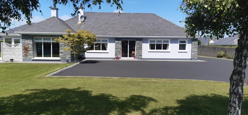 Green Acres Guesthouse- Accommodation Only Bed and Breakfast in County Kerry