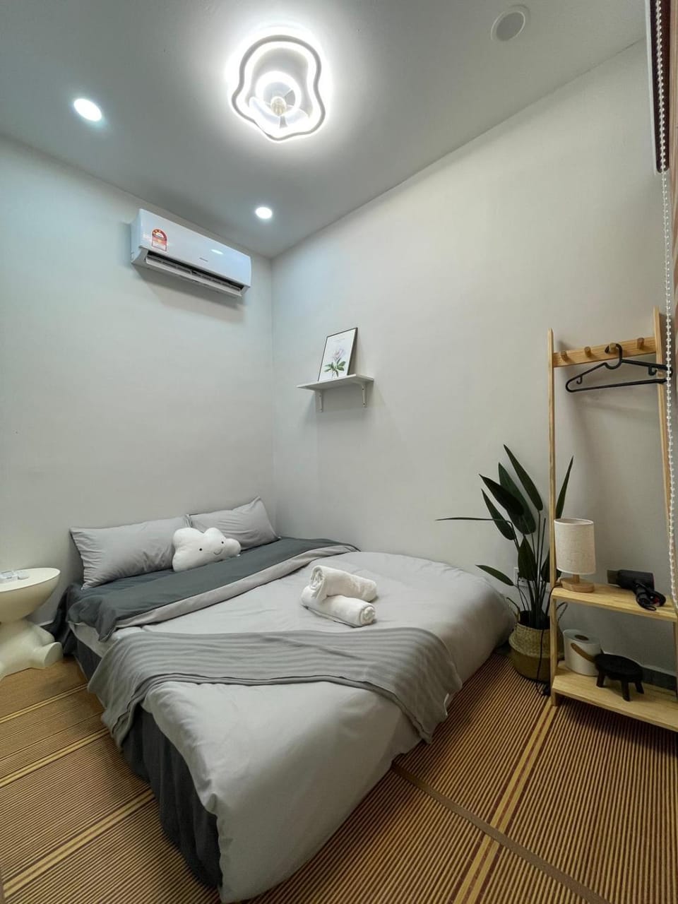 Cozy Room 2pax #1min walk to KSL #Bathroom Vacation rental in Johor Bahru