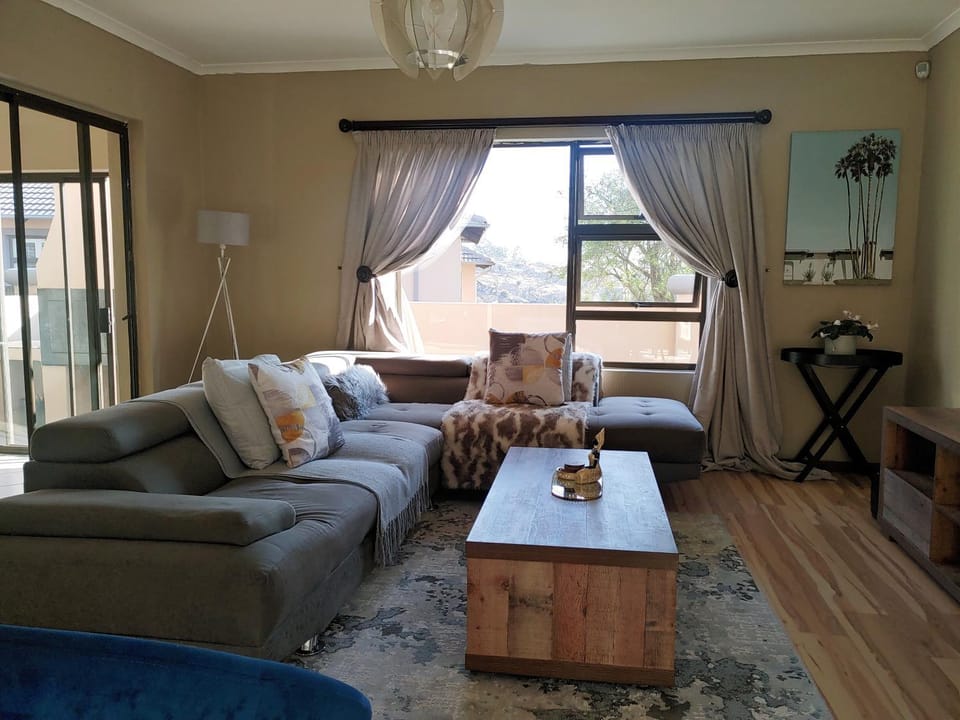 Sunrise Mountain Views Villa in Gauteng