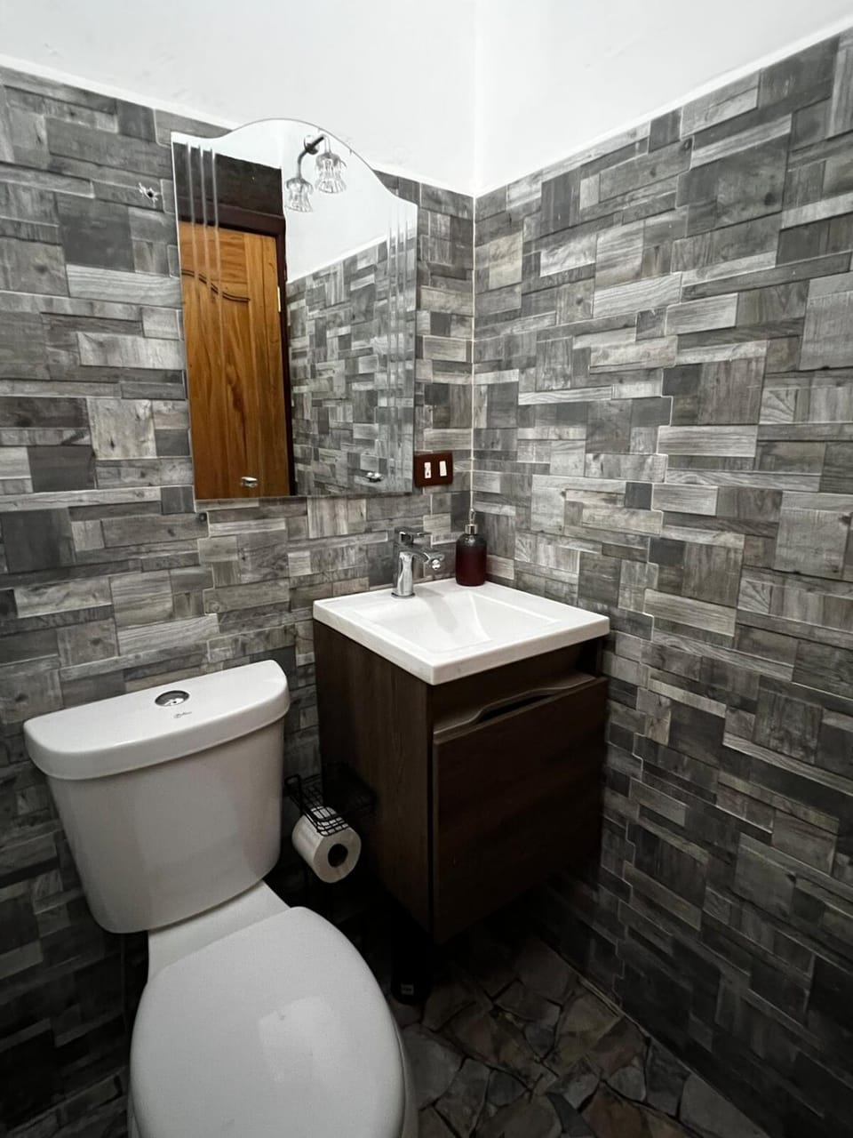 Private Room, 10 Min from Airport Apartment in San Pedro Sula