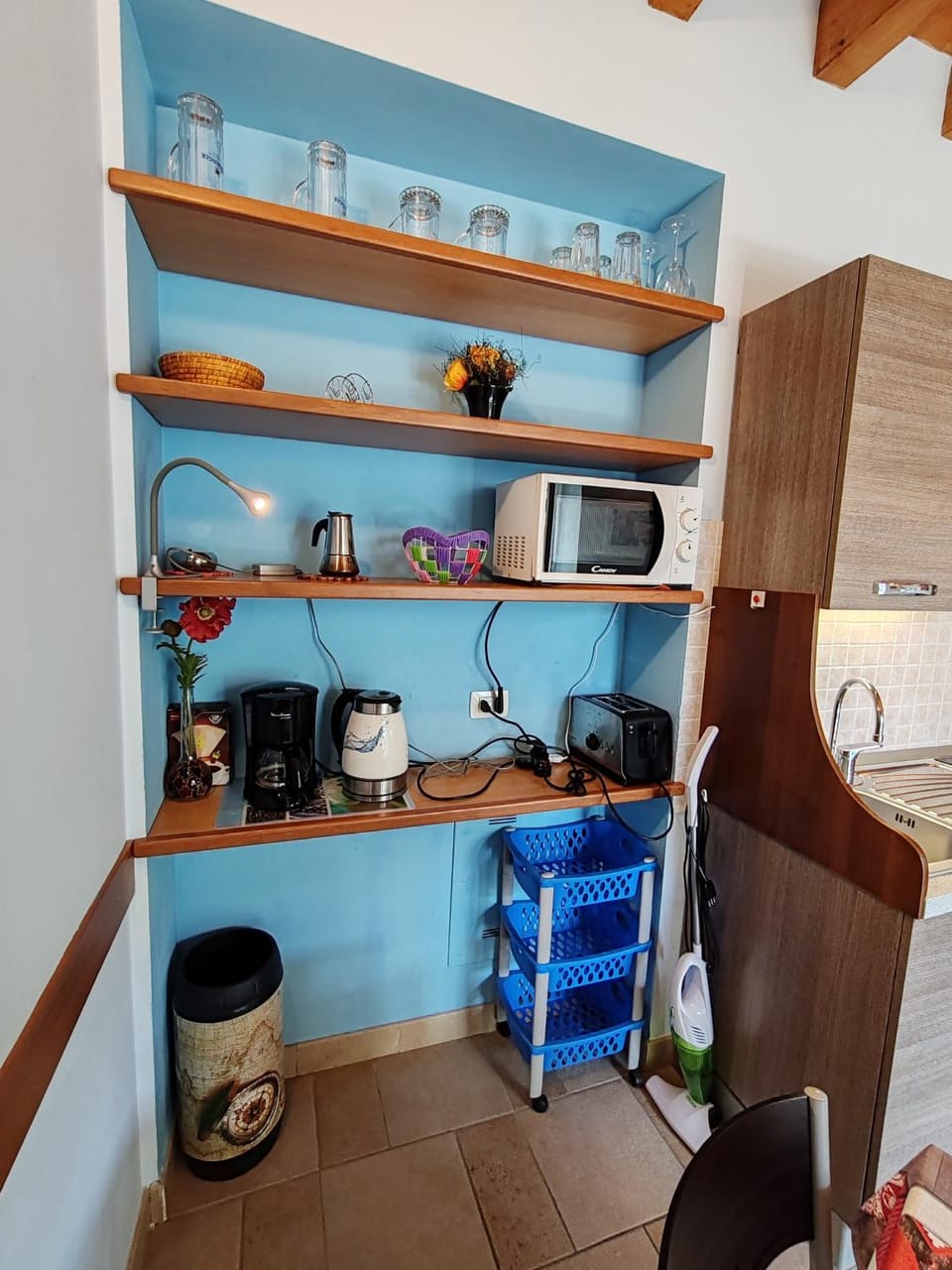 Kitchen or kitchenette, Dining area, Breakfast