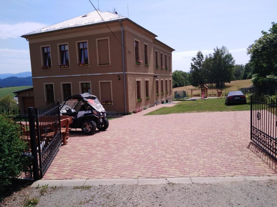 Pension Stará škola Vysoké Žibřidovice Bed and Breakfast in Lower Silesian Voivodeship